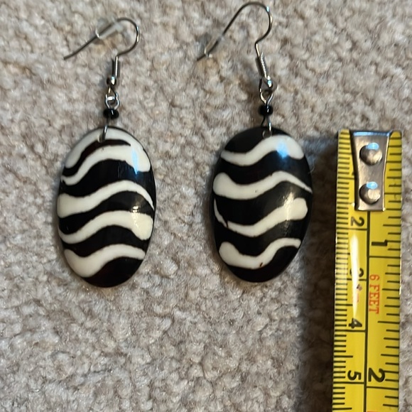 Earrings - Picture 3 of 3